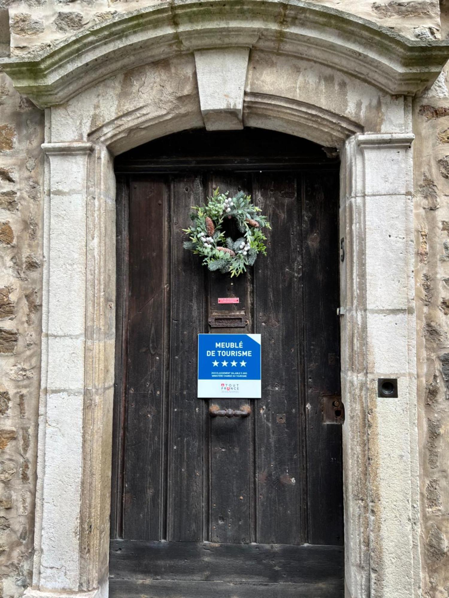 Maison 1747 - De Standing En Vieille-ville Avec Cour *