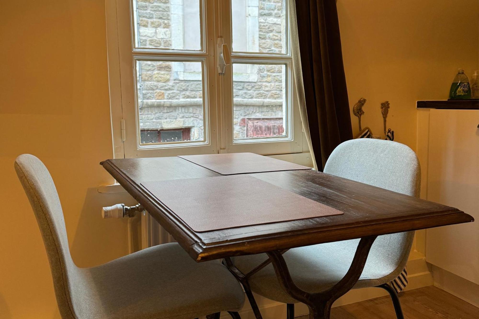 Apartment Maison 1747 - De Standing En Vieille-ville Avec Cour *